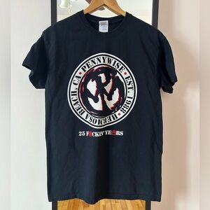 Vintage 2013 Pennywise tour band concert tee shirt Y2K vintage rock metal punk